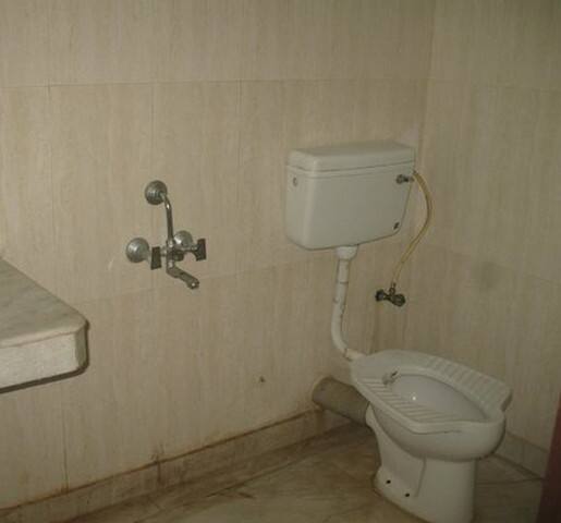 Guru Simar Lodge, Jabalpur 3
